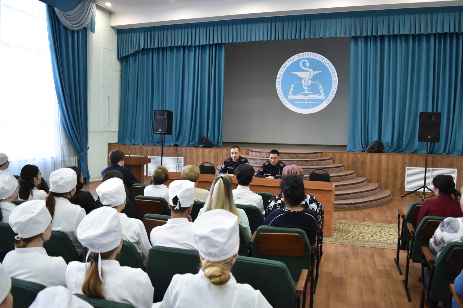 13 октября 2023 года Северо-Казахстанский высший медицинский колледж с рабочим визитом посетили представители Департамента по чрезвычайным ситуациям Северо-Казахстанской области.
