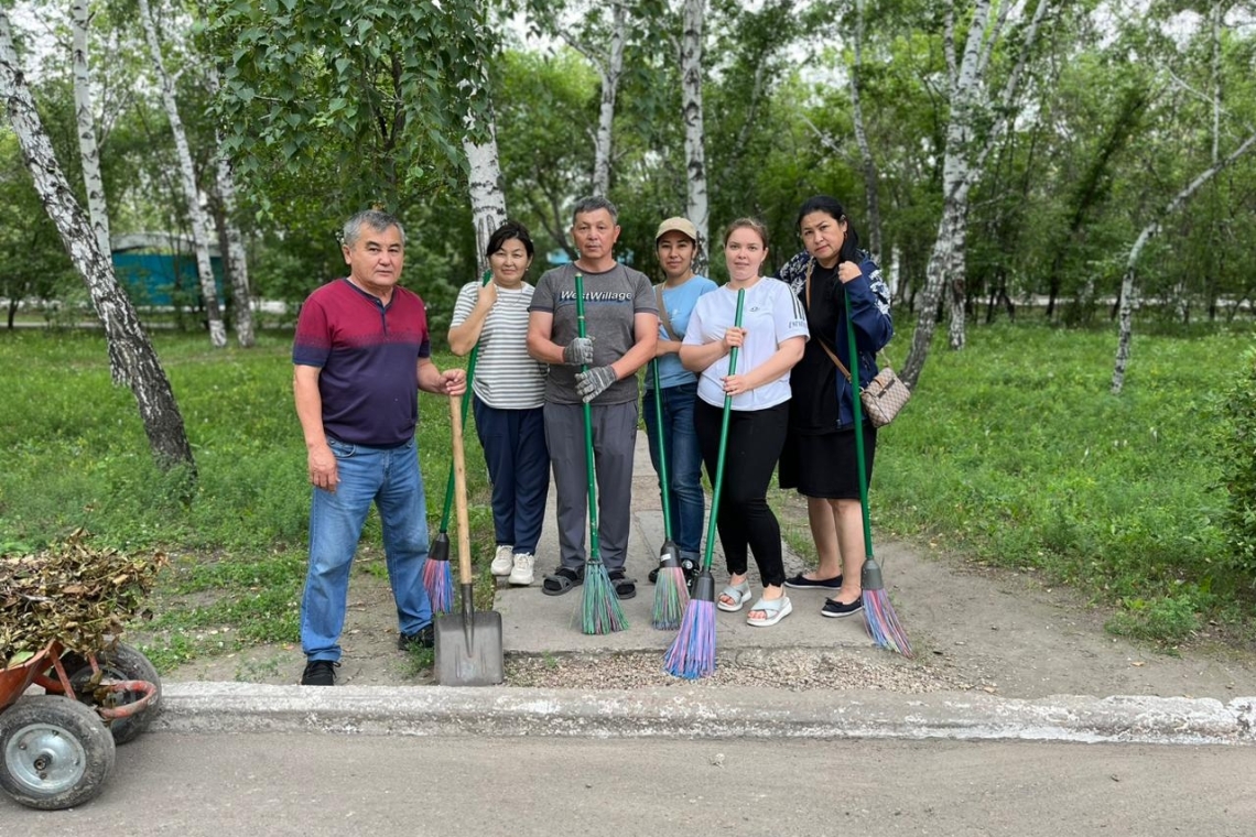 «Жұмағали Тлеулин атындағы Солтүстік Қазақстан жоғары медицина колледжі» ШЖҚ КМК ұжымы «Таза Қазақстан» президенттік акциясы аясында Солтүстік Қазақстан облысының әкімдігі ұйымдастырған сенбілікке белсенді қатысты.